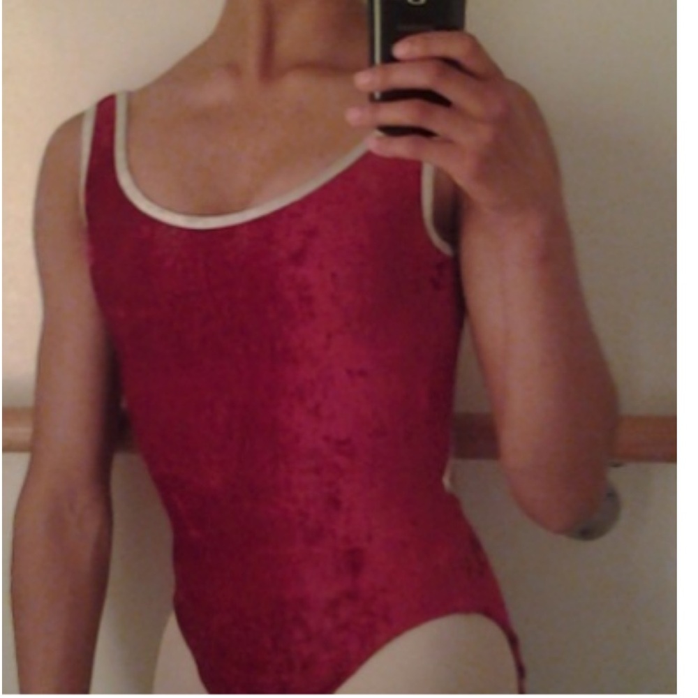 Yumiko Veronique Leotard Red Velvet size Small